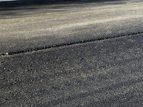 廢舊瀝青路面翻挖破碎篩分設備可用于哪些路面的破碎